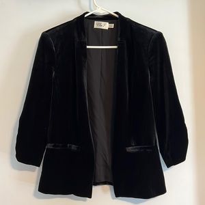 Eliza J velour jacket in black